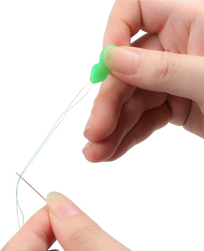 Eketirry Plastic Needle threaders, 35pcs Needle Threader Hand Machine Sewing Tool for Sewing Crafting, Knitting Craft, Quilting, DIY Art, Color Random (35)