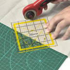 KERING Patchwork Quilting Ruler - 5x5 inch Non-Slip Acrylic Square Ruler for Foundation Paper Piecing, Bias Strips & Rotary Cutting, Durable Quilter's Tool with Anti-Slip Backing