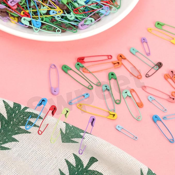 Swpeet 440Pcs 19mm/0.75 Inch Colorful Safety Pins Assortment Kit, Rust Resistant Steel Small Safety Pin Kit with Clear Case, Mini Safety Pins for Sewing, Clothes, Craft Arts