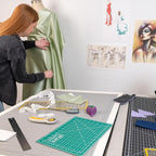 Breman Precision 18x24 Inch Self Healing Cutting Mat - 2-Sided 5-Ply PVC Green/Black Cutting Mats for Crafts, Sewing, Quilting and DIY Projects - Durable and Non-Slip Design with Precise Grid Lines